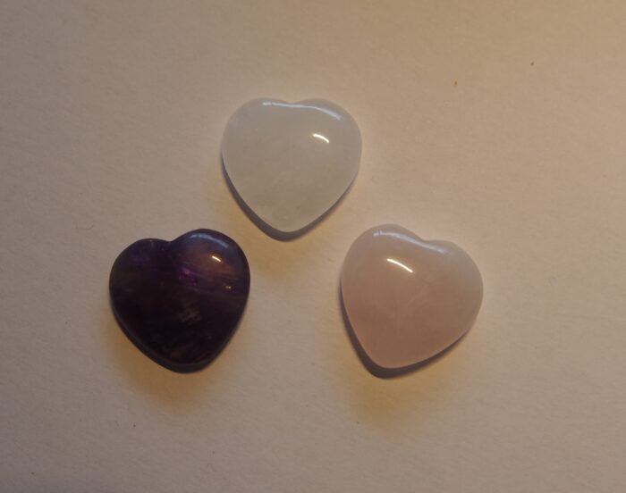 Set met 3 kleine edelstenen hartjes